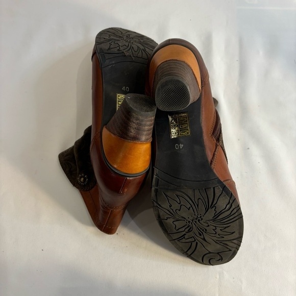 L’ARTISTE Sz 40 Belgarde Booties Embossed Suede and Smooth Leather Stacked Heel - Picture 10 of 12